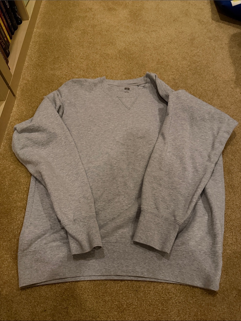 Uniqlo Light Gray Crewneck Sweatshirt
